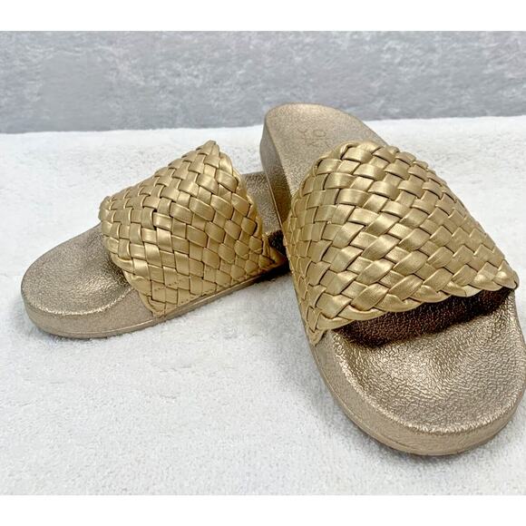NEW YOKI Womens Slip on Summer Sandals Size 8 Gold Metallic Casual - Picture 1 of 5